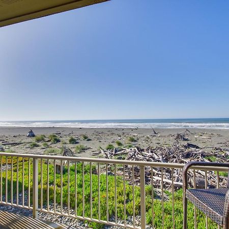 Quiet Waterfront Escape With Hot Tub And Beach Access! Gold Beach Ngoại thất bức ảnh
