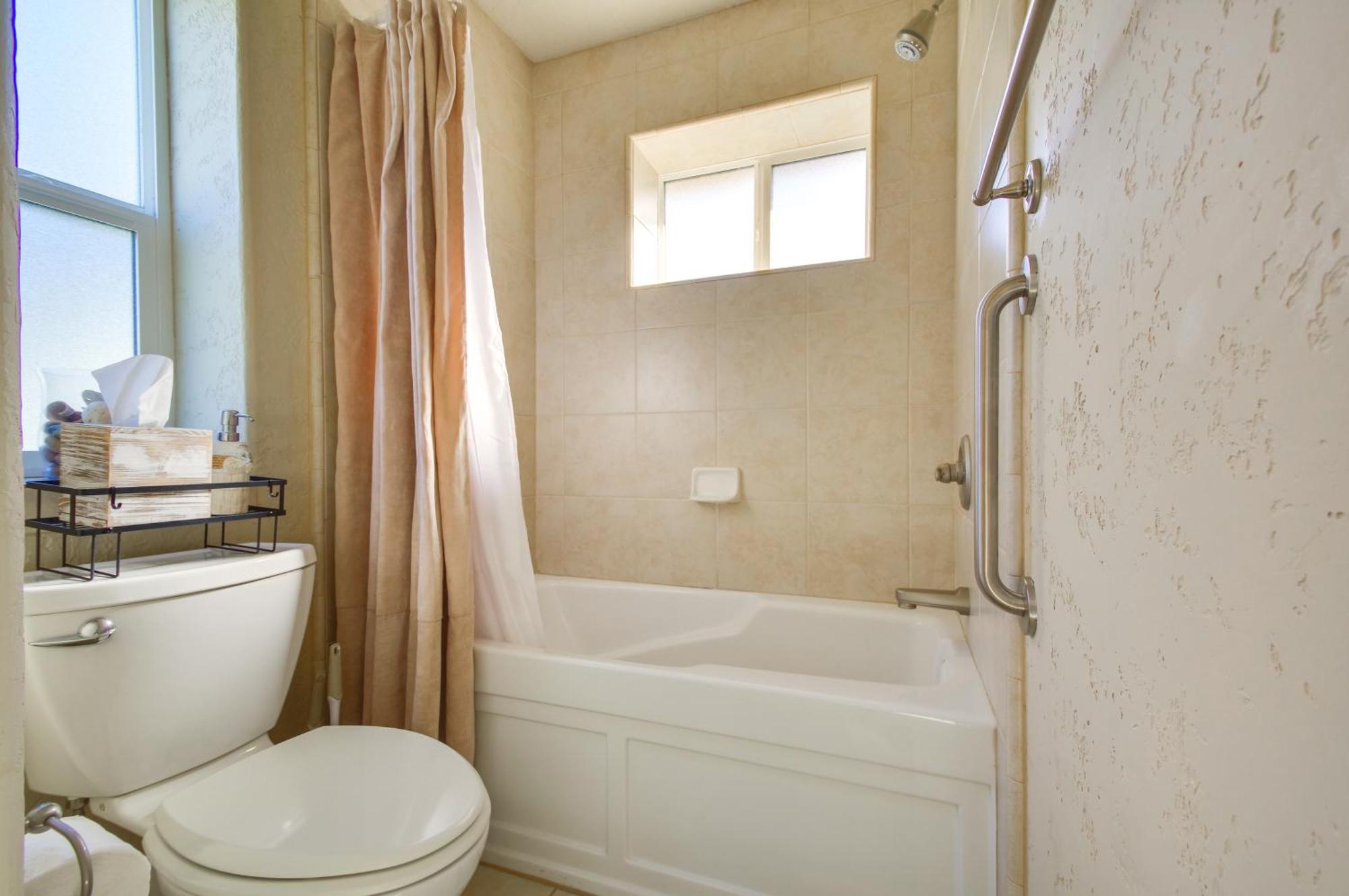 Quiet Waterfront Escape With Hot Tub And Beach Access! Gold Beach Ngoại thất bức ảnh