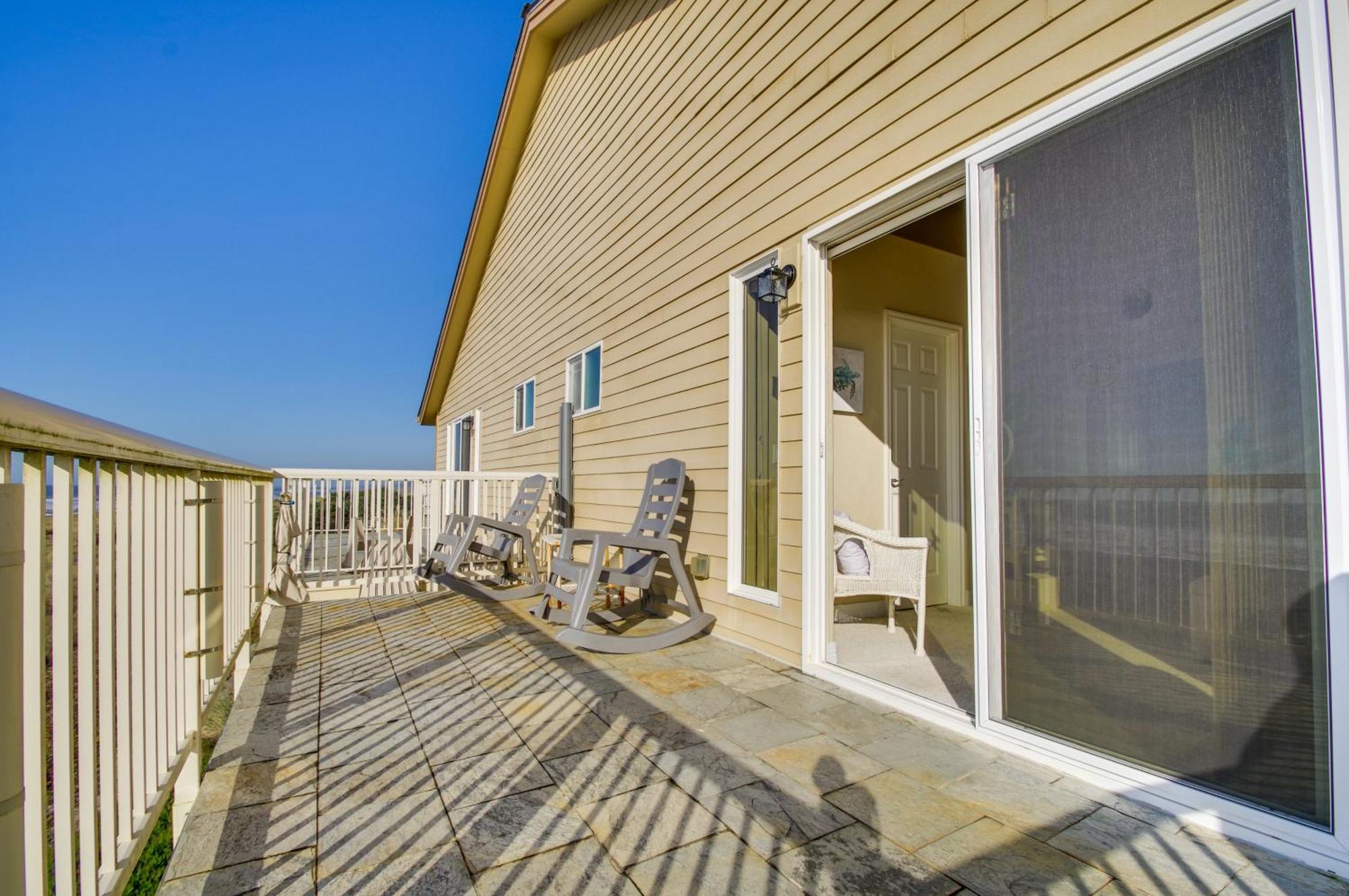Quiet Waterfront Escape With Hot Tub And Beach Access! Gold Beach Ngoại thất bức ảnh